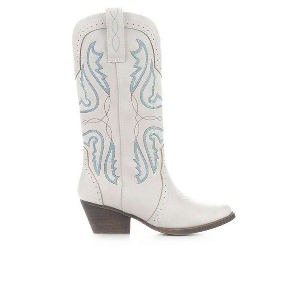 Women’s Cowgirl Boots - Picture 1 of 2